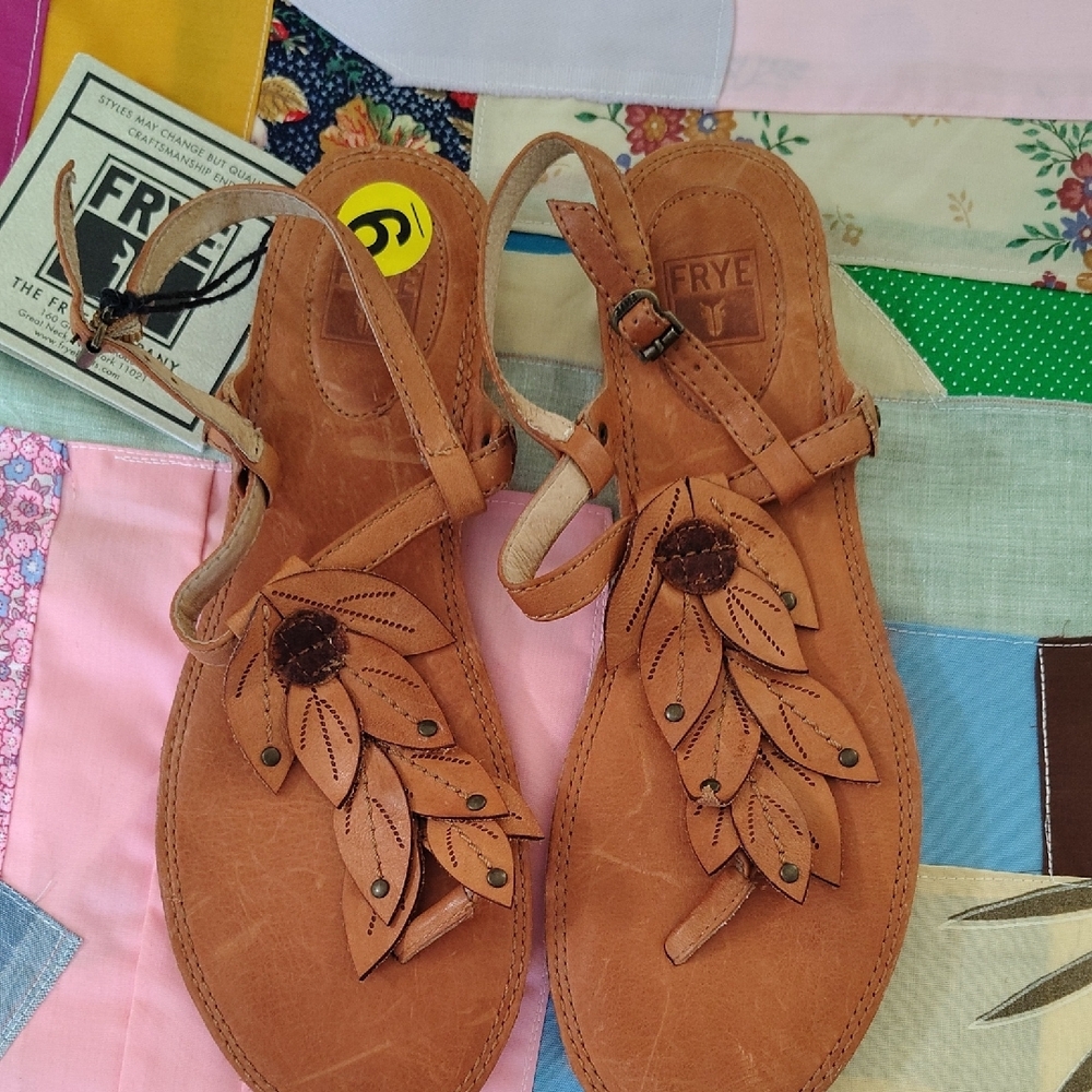 Frye Tan Leather Leaf Appliqué Sandals - Picture 2 of 6